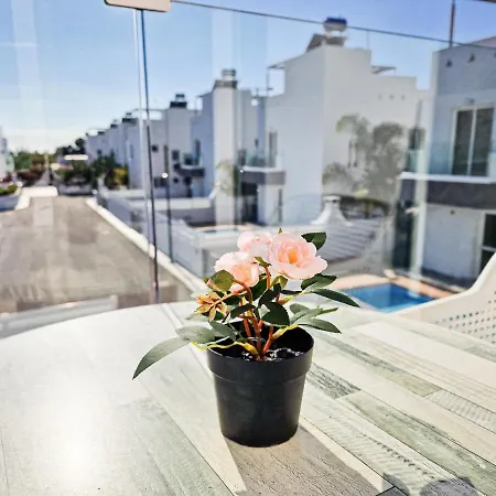 Nissi Oleandra Villa