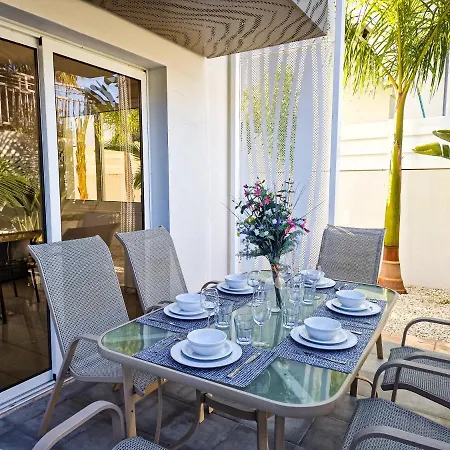 Nissi Oleandra ヴィラ *