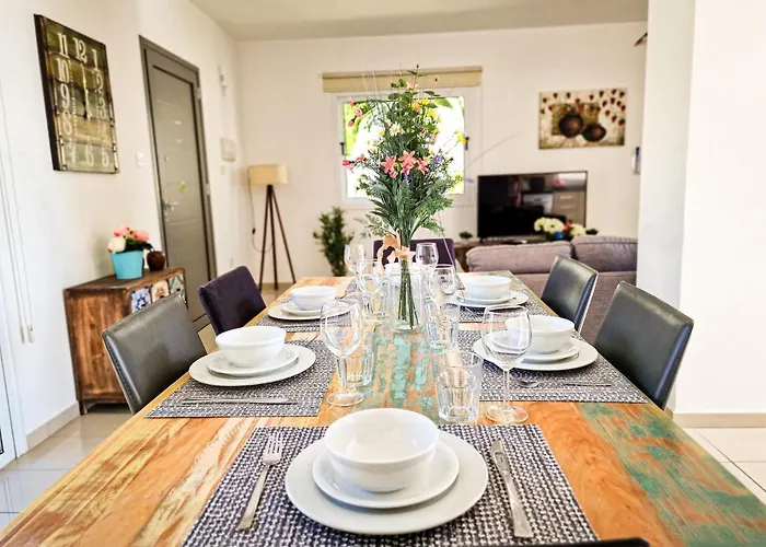 Nissi Oleandra Ajia Napa