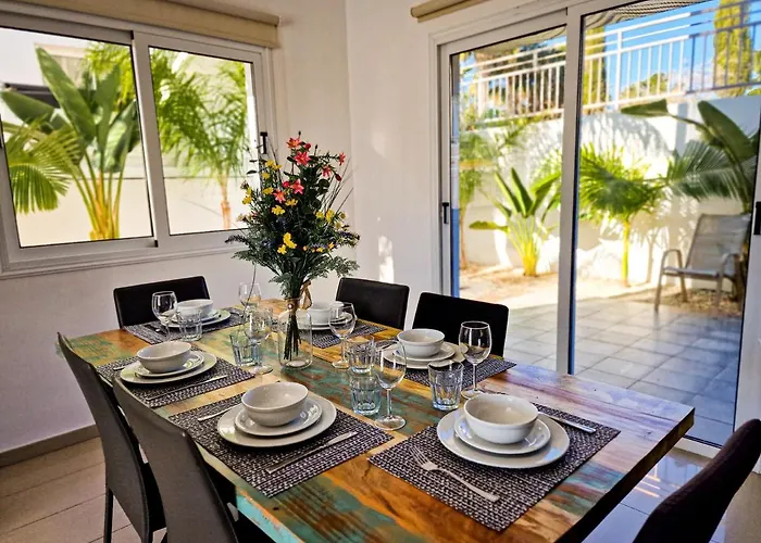 Nissi Oleandra Villa