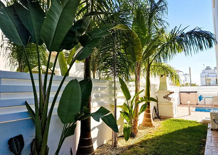 Villa Nissi Oleandra *