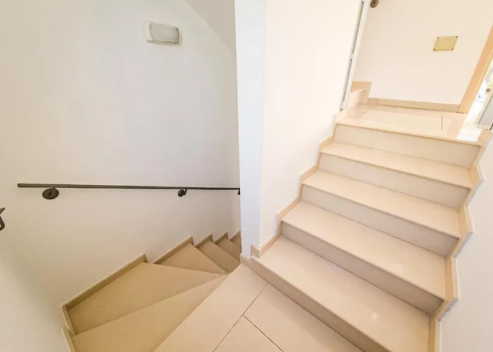 Willa Nissi Oleandra *