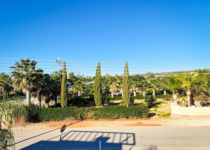 Nissi Oleandra Ajia Napa