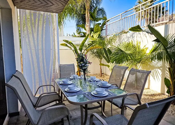 Nissi Oleandra Ayía Nápa