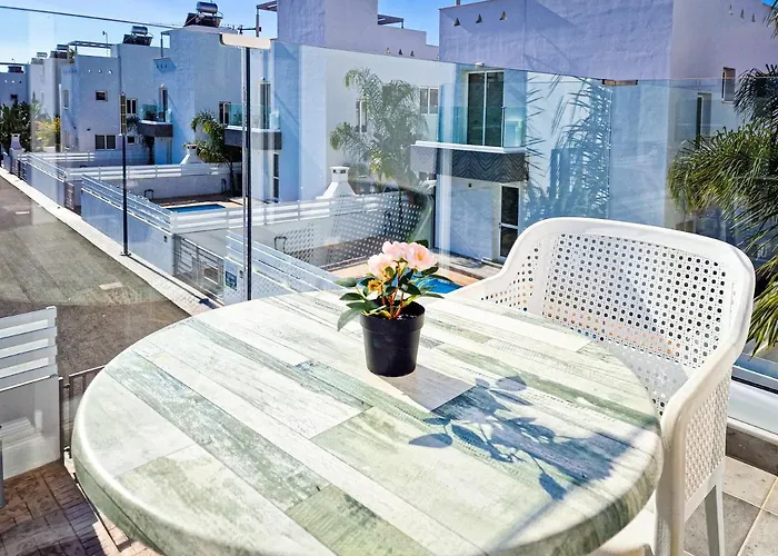 Nissi Oleandra * Ajia Napa